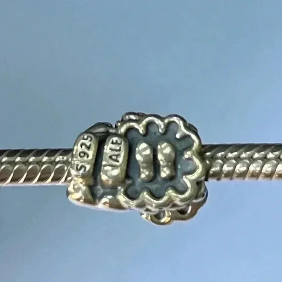 Pandora authentic bride and groom charm - Picture 3 of 3